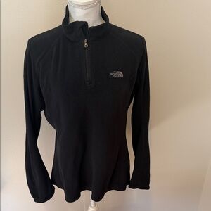 The North Face Women's Black Quarter-Zip Fleece